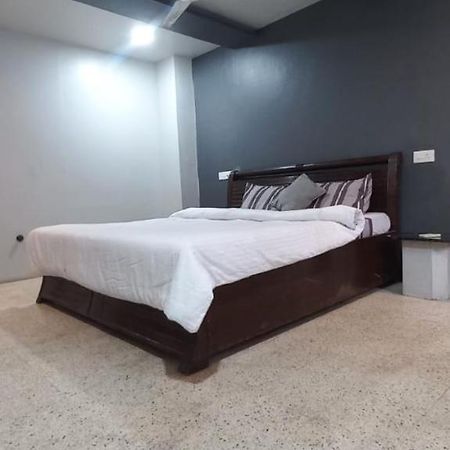 Swanky Sojourns Home Stay With 1T Ac Bedroom Kolhapur Exterior photo