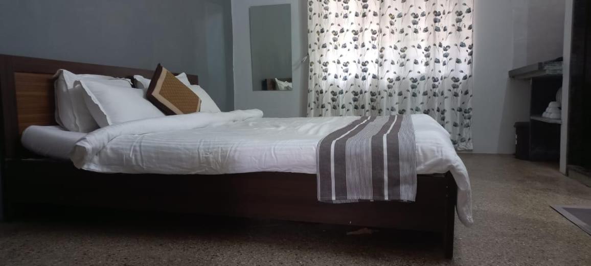 Swanky Sojourns Home Stay With 1T Ac Bedroom Kolhapur Room photo