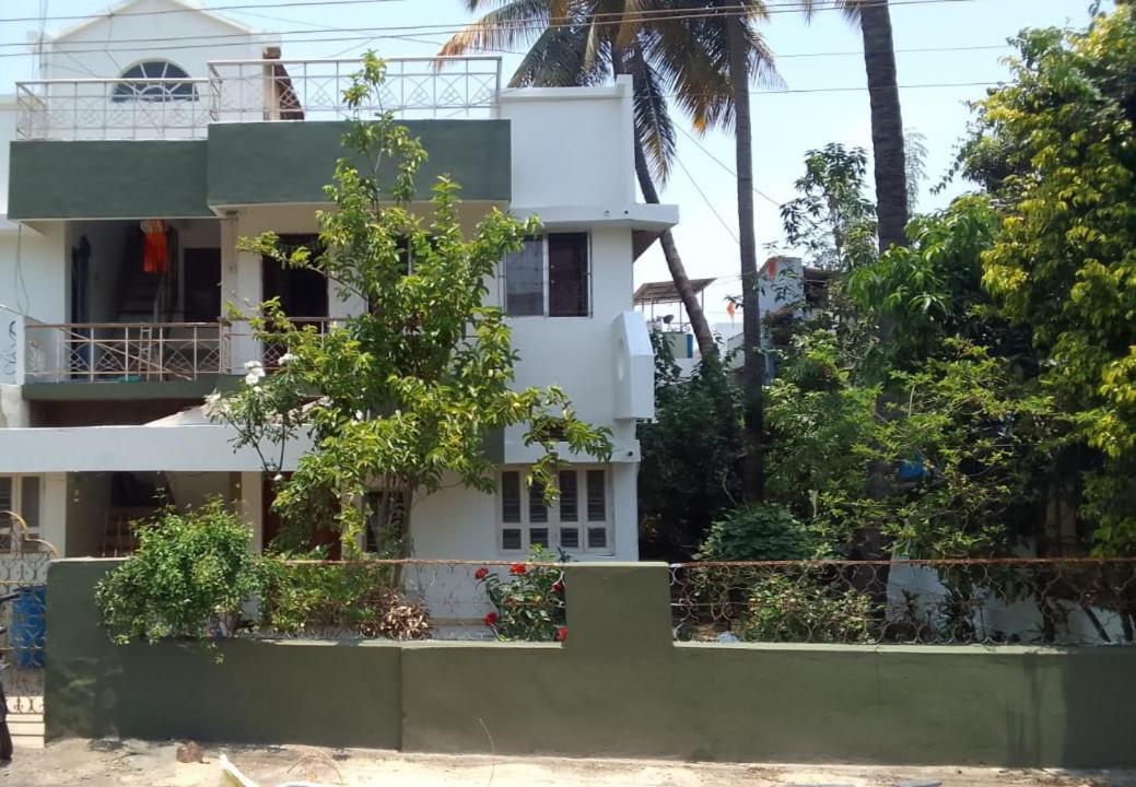 Swanky Sojourns Home Stay With 1T Ac Bedroom Kolhapur Exterior photo